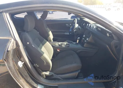 2016 Ford Mustang V6 z USA, uszkodzony, nr VIN 1FA6P8AM3G5303167